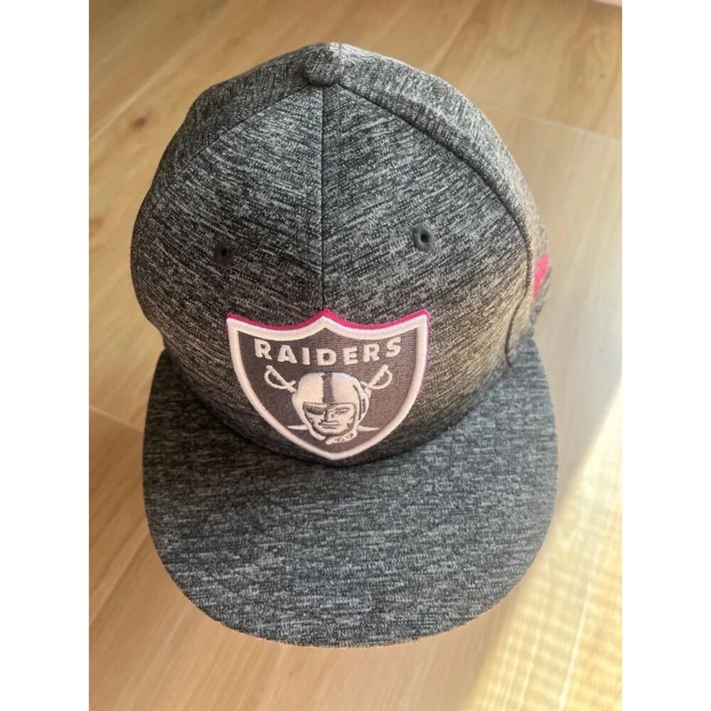 Baseball cap - Picture 2 of 8